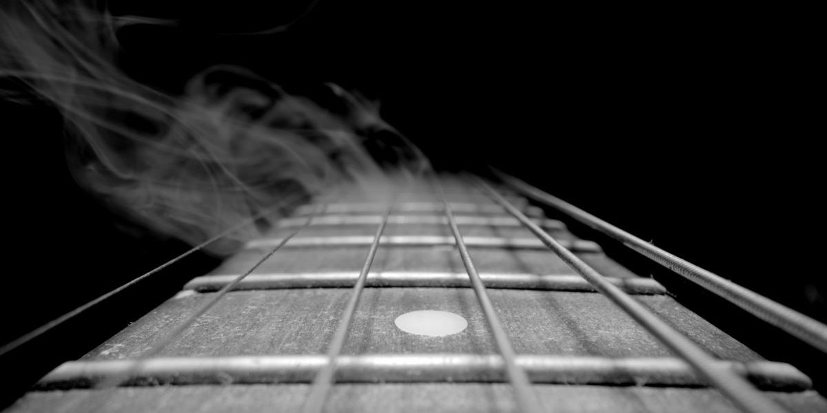 Fretboard Radius: What It Means for Your Guitar's Feel 
