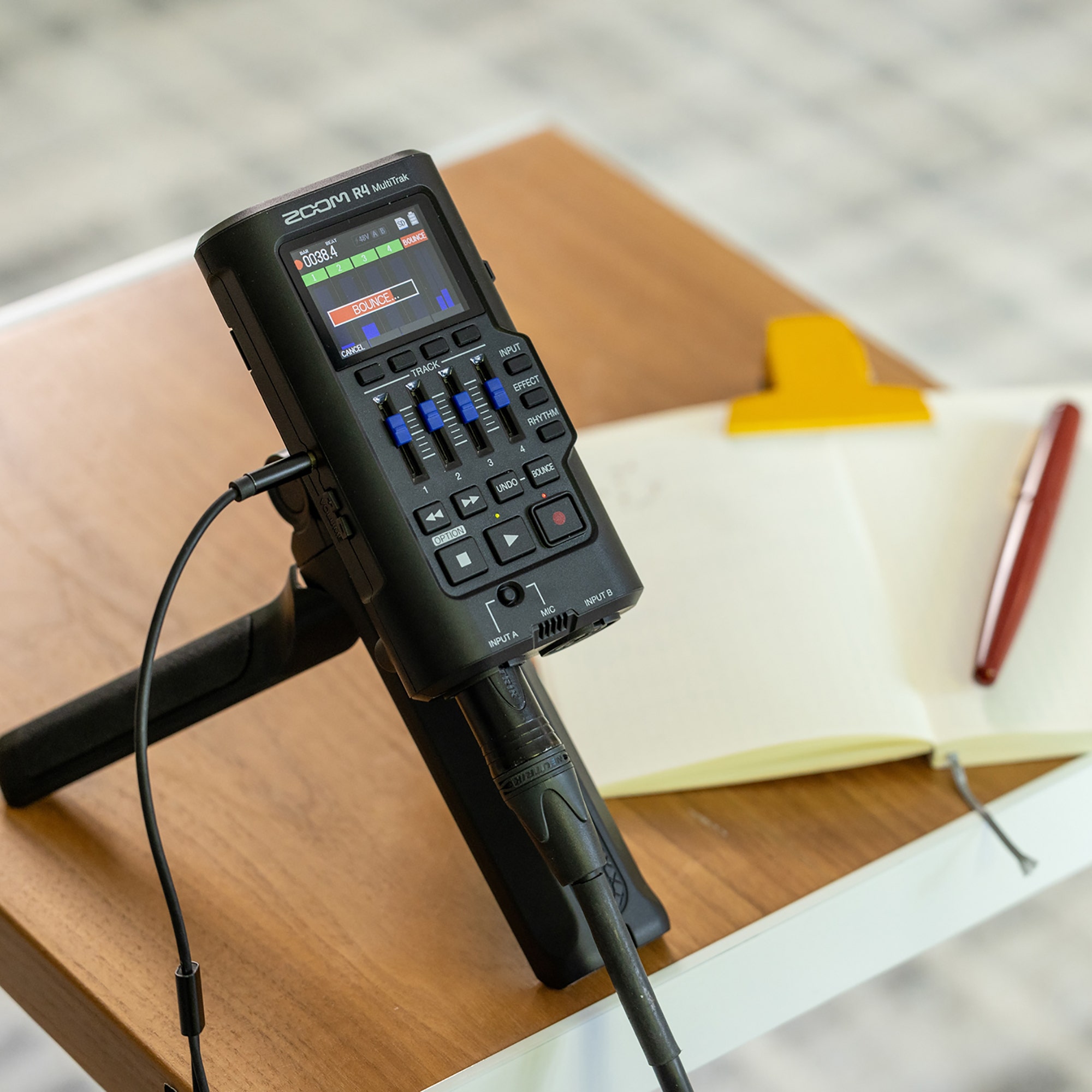 Zoom R4 Handheld Digital MultiTrak Audio Recorder