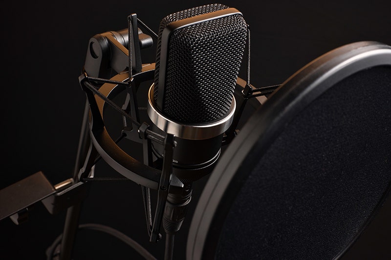 condenser mic using phantom power