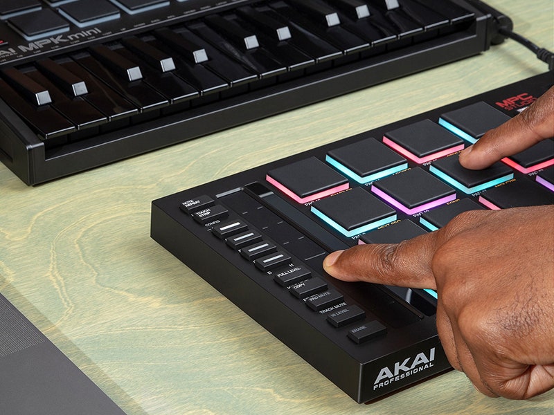 Akai MPC Studio Stay in the Flow, Play Like a Pro