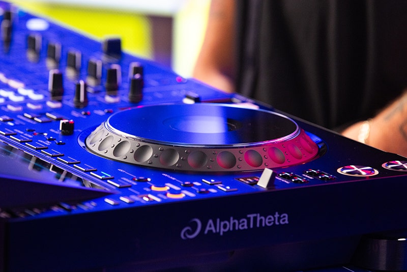 AlphaTheta CDJ-3000X Built for the Long Haul