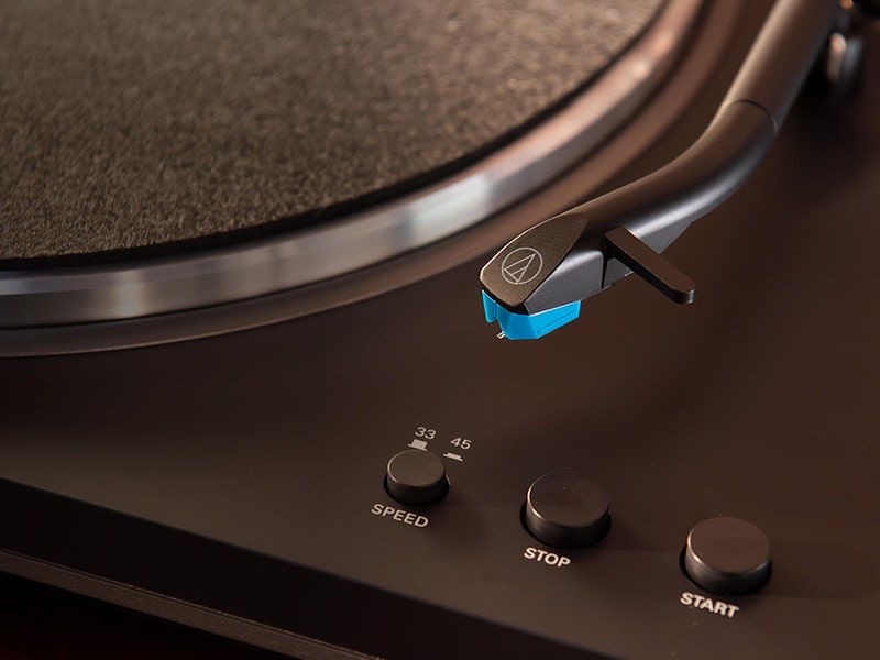 Audio-Technica AT-LP70X Effortless Analog Operation