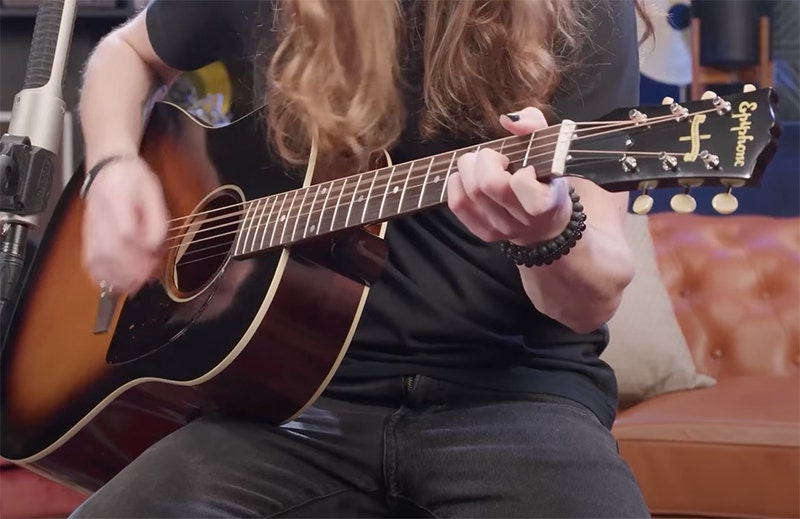 Epiphone 1942 Banner J-45 Step Back in Time