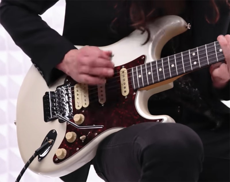 Fender Player Plus Stratocaster HSS Floyd Rose Built for Blistering Speed