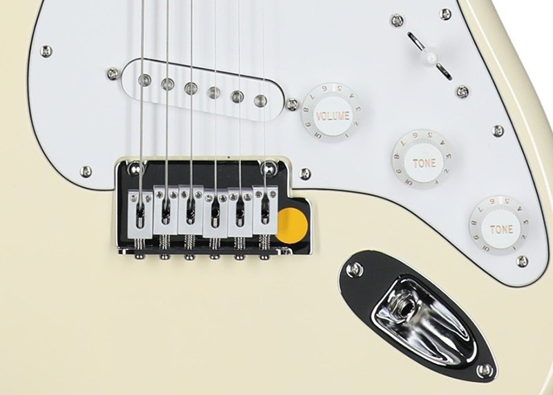 Fender Standard Stratocaster Versatile Tone