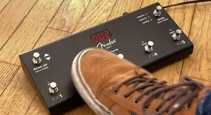 Fender Mustang GTX100 The Best of Both Worlds