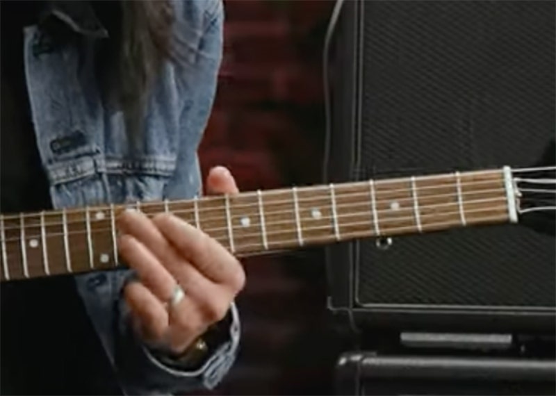Gibson 80s Explorer Timeless Design, Built to Last