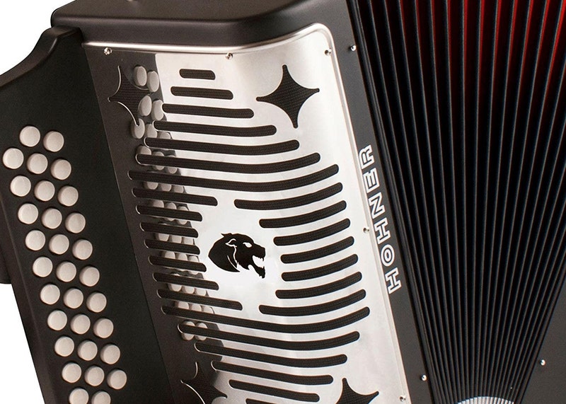 Hohner 3100FB Panther Expressive Sound and Authentic Feel