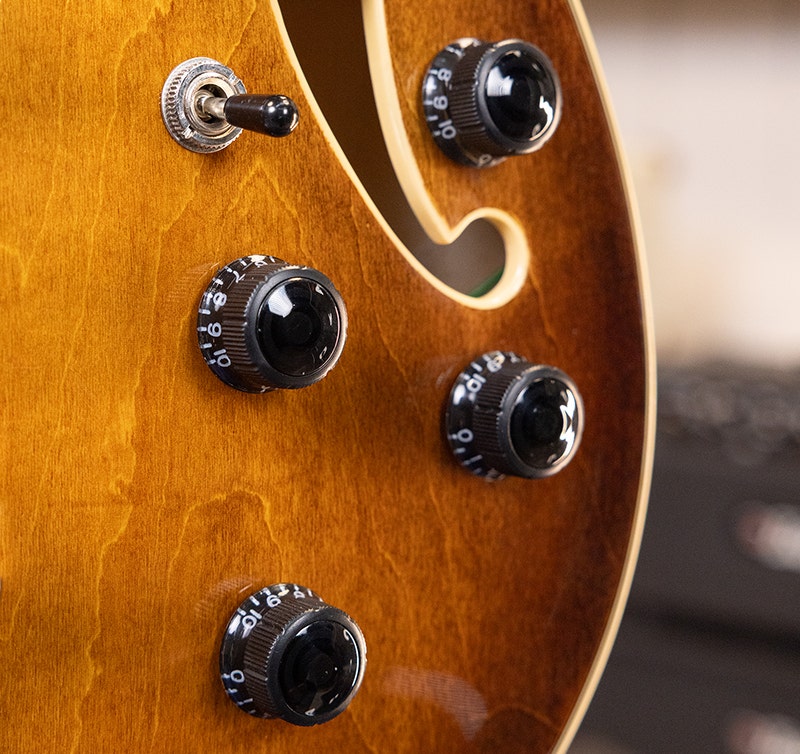 Ibanez Artcore AS7328 Tame the Feedback Beast