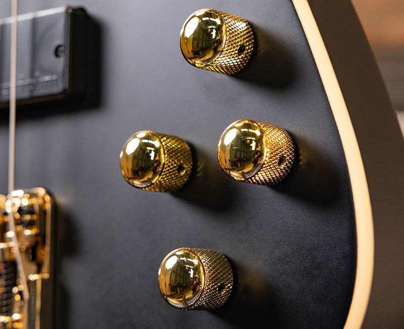 Ibanez ICB620 Iceman Bass Reliable, Road-Ready Hardware