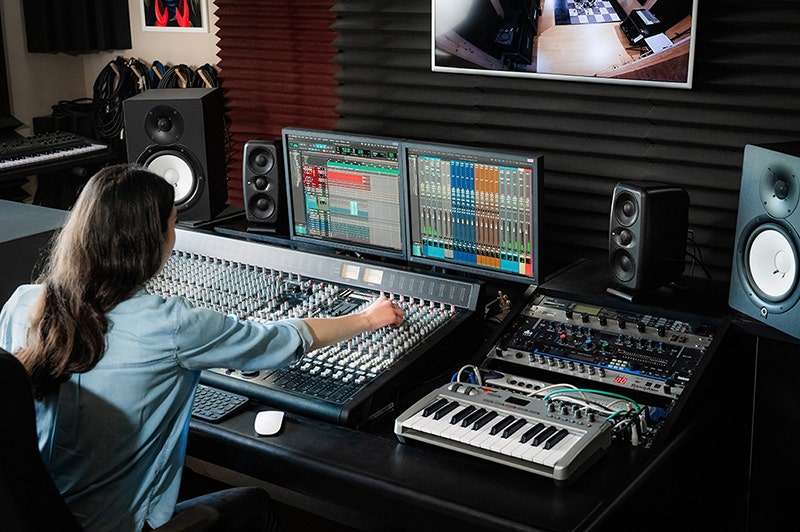 IK Multimedia iLoud MTM MKII Unrivaled Sound Quality