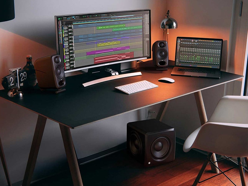 IK Multimedia iLoud Sub ARC X
