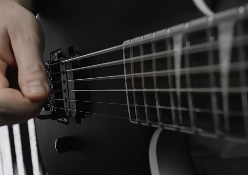 Jackson Pro Plus Pure Metal LE Soloist SL1A Designed for Blistering Speed