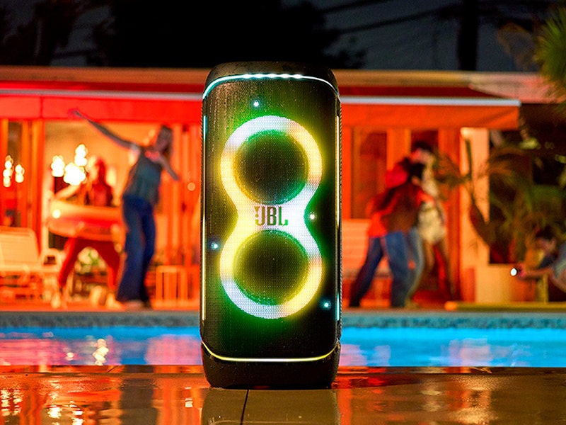 JBL PartyBox 720 Epic Sound Meets Dazzling Lights