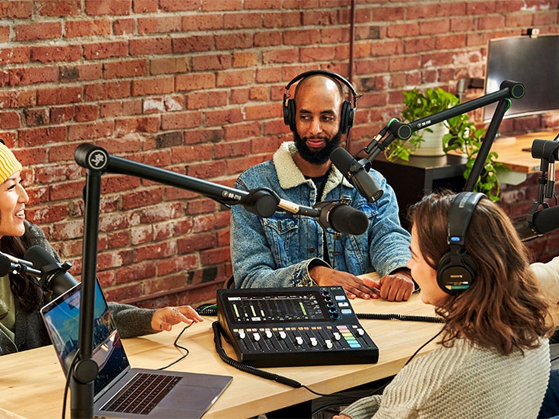 Mackie DLZ Creator Built-In Smarts and Studio-Grade Audio