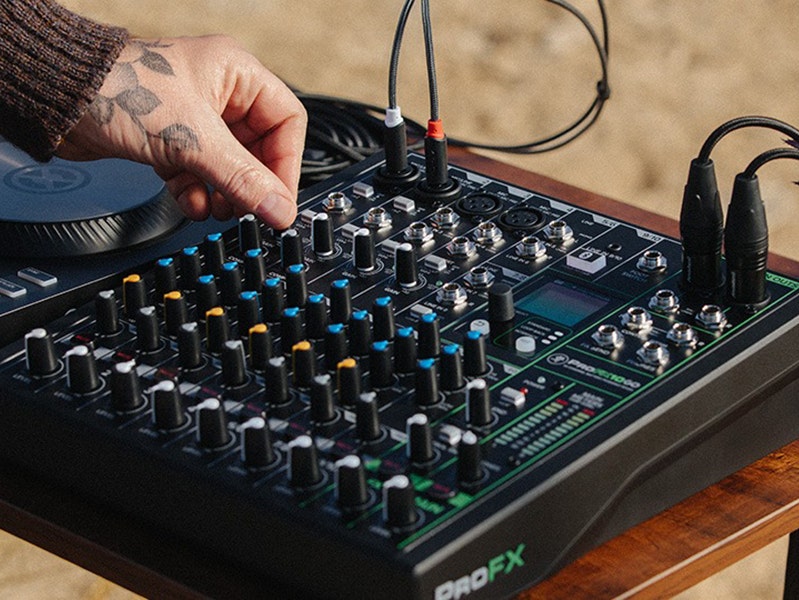 Mackie ProFX10 GO Digital Smarts for Modern Creators