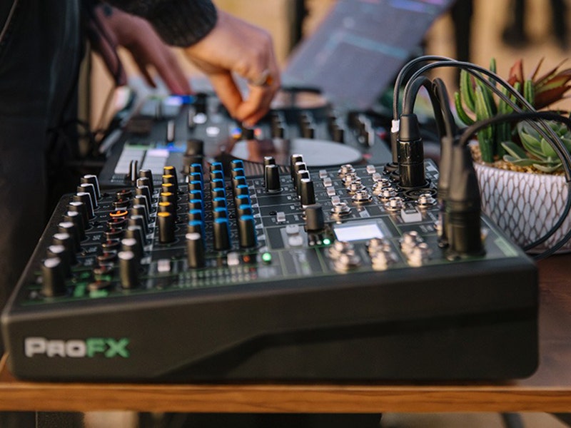 Mackie ProFX10 GO Unplugged Power and Performance