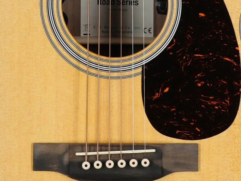 Martin 000-13E Retro Walnut Stage-Ready Style and Sound