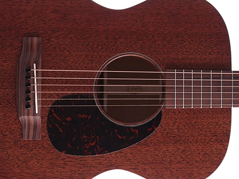 A Neck Built for Real Players A guitar can have the best tone in the world, but if the neck fights you every step of the way, what's the point? Martin knows this better than anyone. The 0015M's genuine mahogany neck wears a modified low oval profile &mdash; a s