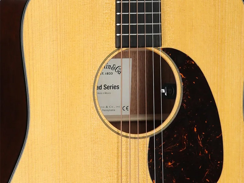 Martin D-10E Retro Big Sound, Effortless Playability