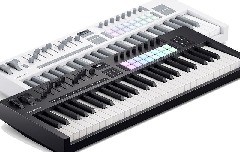 Novation Launchkey 49 MK4 USB Keyboard Controller Deep, Distraction-Free DAW Integration