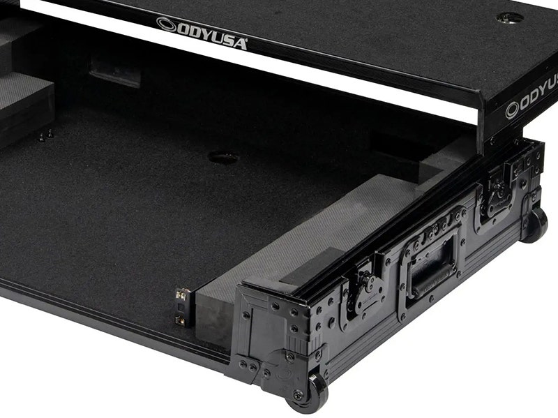 Odyssey Black Label DDJ-REV5 Roll Anywhere, Set Up Fast