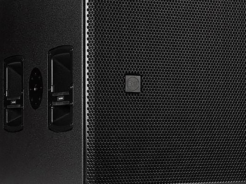 RCF SUB 8008-AS A True Bass Titan