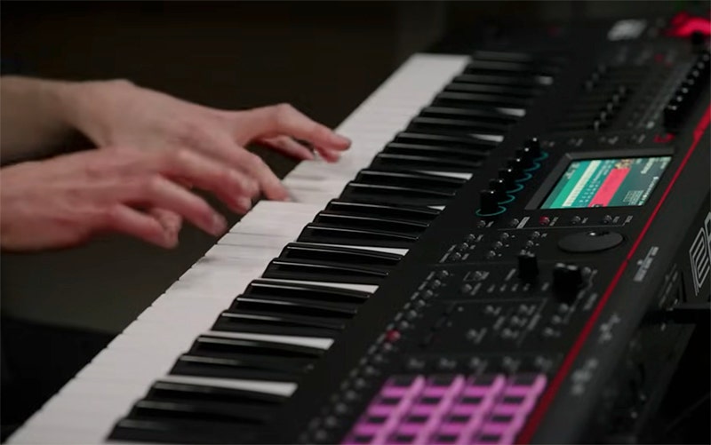 Roland Fantom 08 88-Key Synthesizer Workstation | American Musical