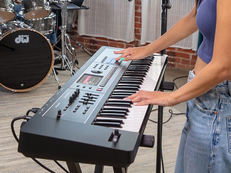 Roland JUNO D6 61-Key Keyboard Synthesizer