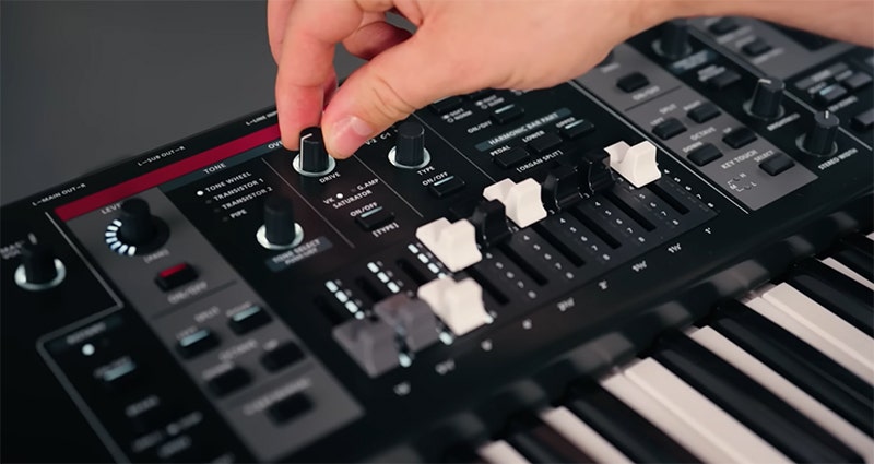 Roland V-STAGE 88 Streamlined Control for the Gigging Pro