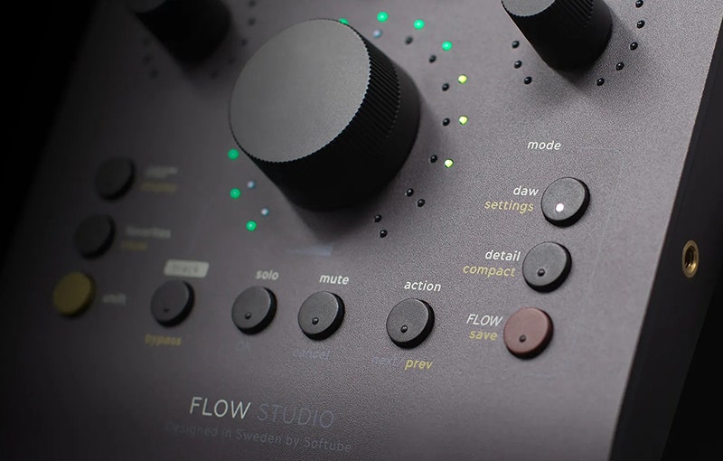 Softube Flow Studio Control Surface Album-Ready Chains Included