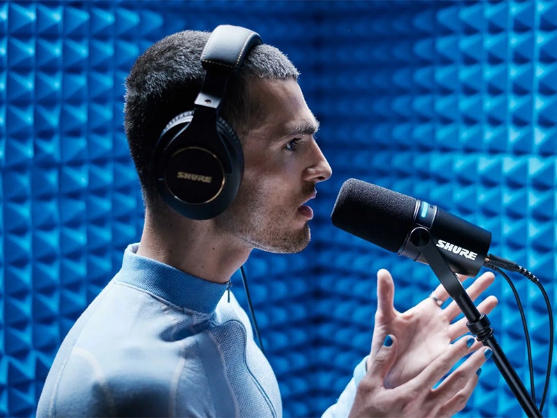 Shure MV7+ Podcast Microphone and Desktop Stand A Stand That Actually Supports
