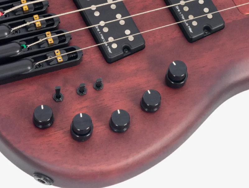 Marcus Miller M6 Headless A Tonal Arsenal at Your Fingertips