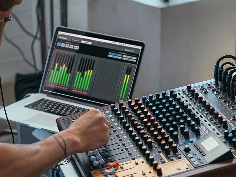 TASCAM Model 16 Mixer Everything You need to Record, Mix and Go