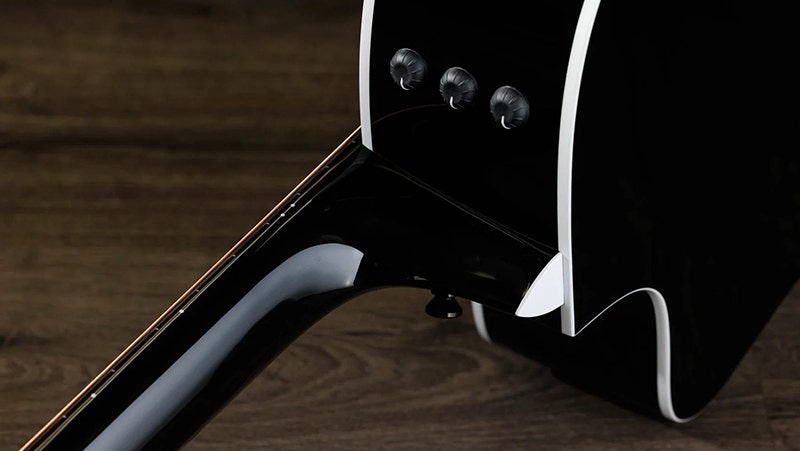Taylor 214ce BLK Plus Stage-Ready Looks and Electronics