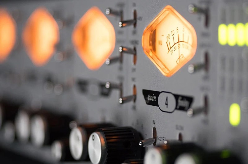 Universal Audio 4-710D Compression That Actually Behaves Itself