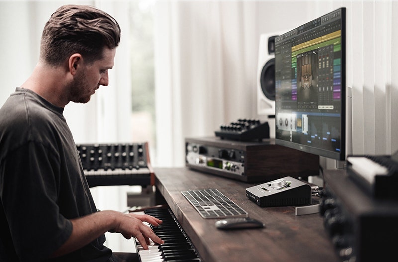 Universal Audio Apollo Twin X Premium Connectivity