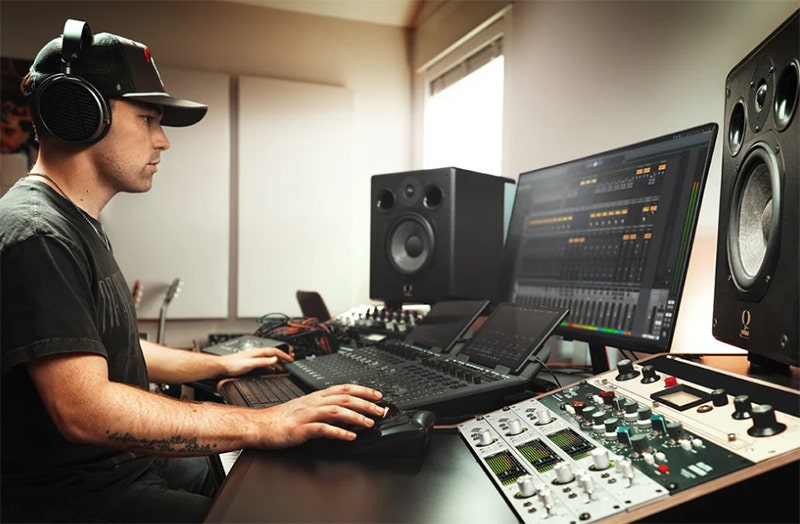 Universal Audio Apollo x6 Gen 2 The Heart of Your Studio