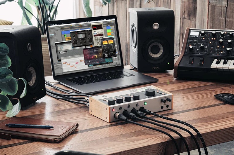 Universal Audio Volt 476p Analog Soul in a Digital World