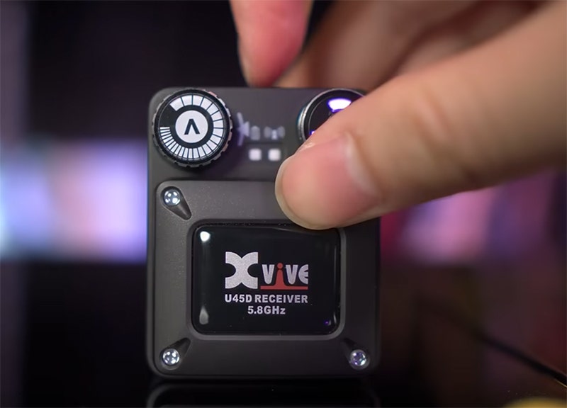 Xvive U45D Wireless In Ear Monitor System Play in Stereo, Not in Stress