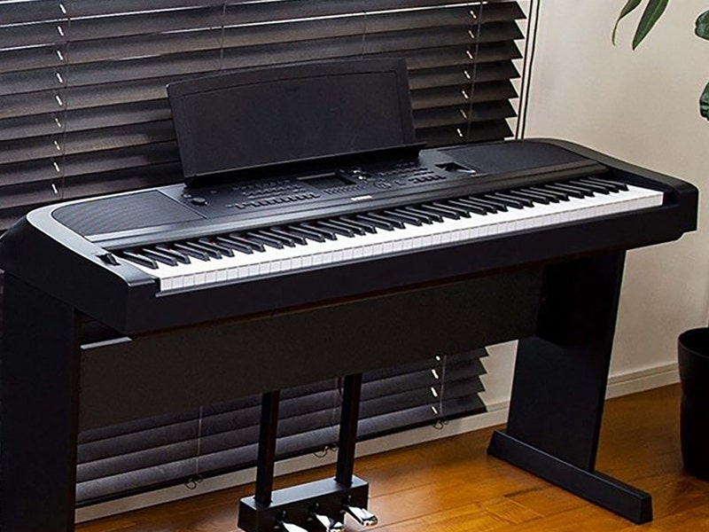 Yamaha DGX670 Portable Digital Piano | American Musical Supply