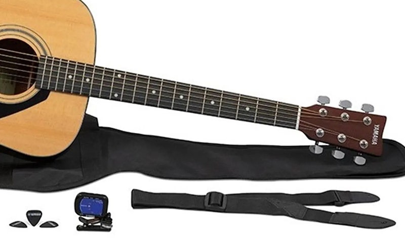 Yamaha GigMaker Deluxe The Smart Start for Aspiring Guitarists