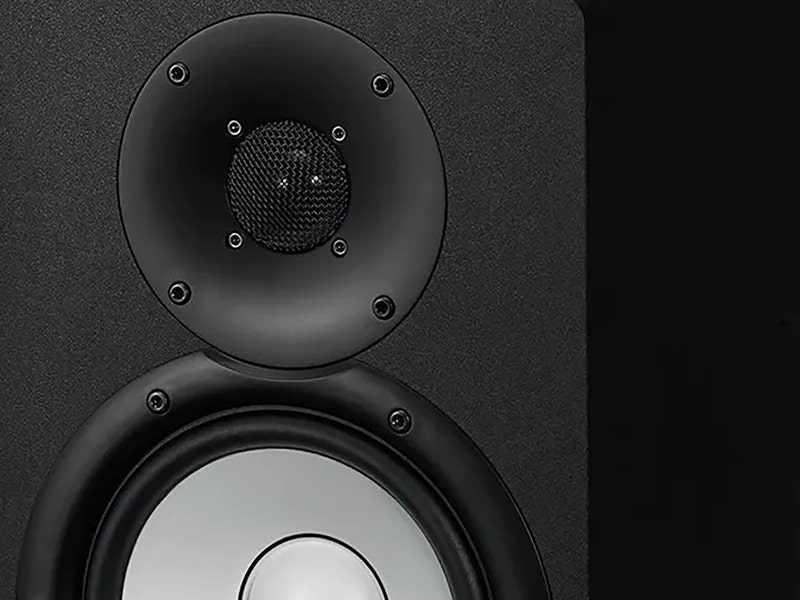 Yamaha HS7 6 and a half Inch Powered Studio Monitor | American