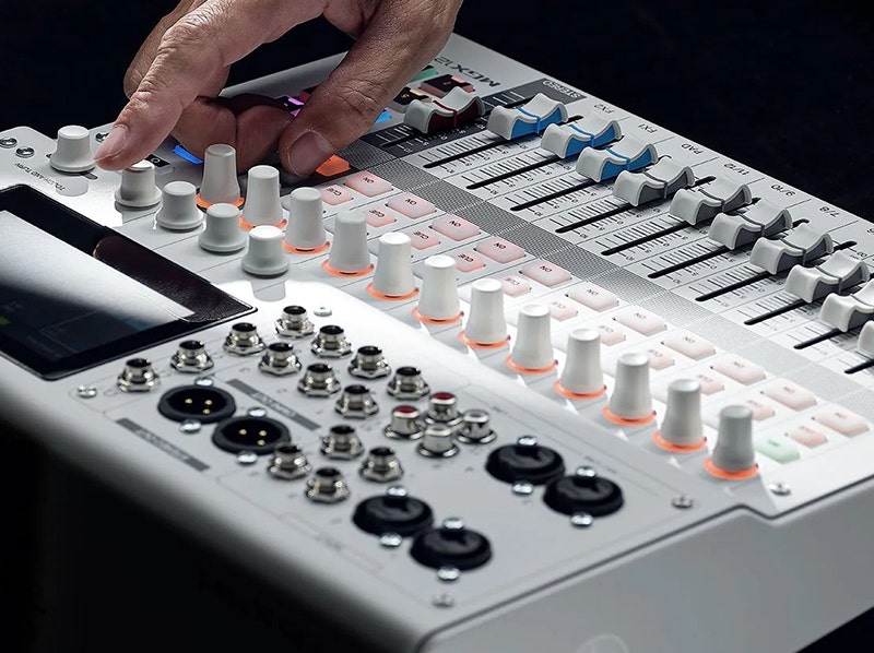 Yamaha MGX12V Unlock Your Creative Workflow