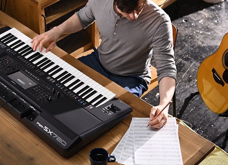 Yamaha PSR-SX720 An Orchestra of Sounds in a Box
