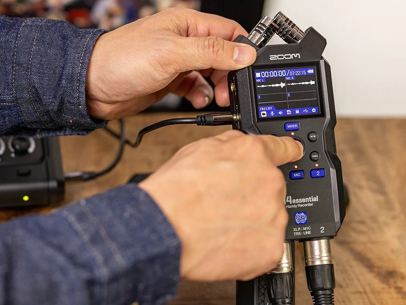 Zoom H4essential Accessibility and Control