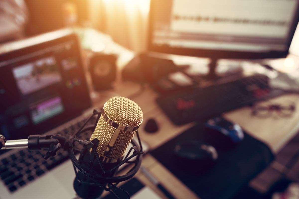 What is a condenser mic American Musical Supply