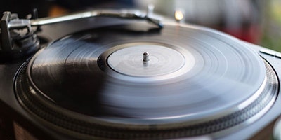 DJ Turntable Buying Guide: How to Choose the Best DJ Turntables