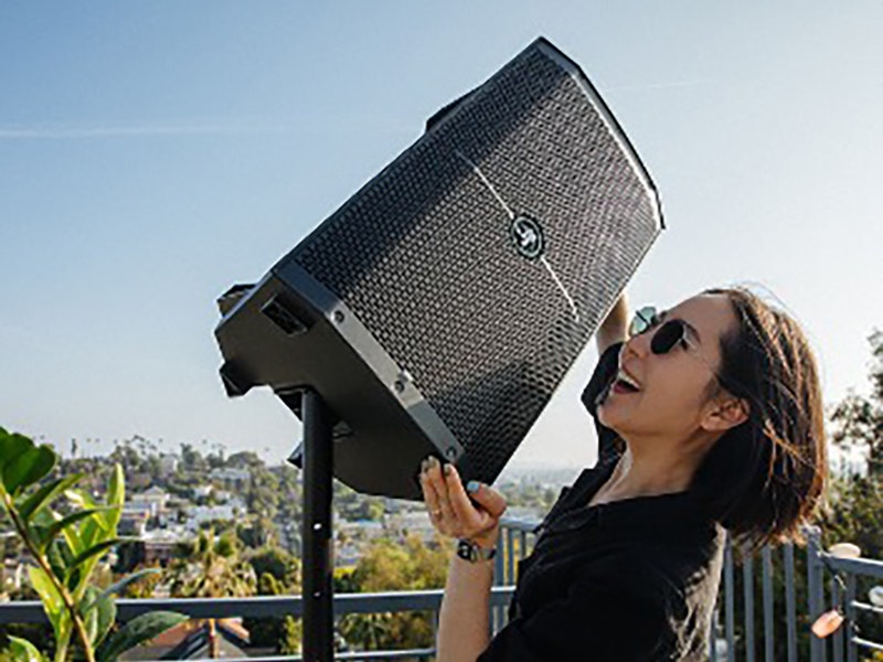 Mackie Speakers
