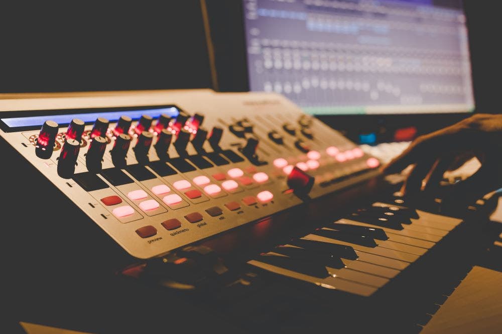 Modern digital synthesizer